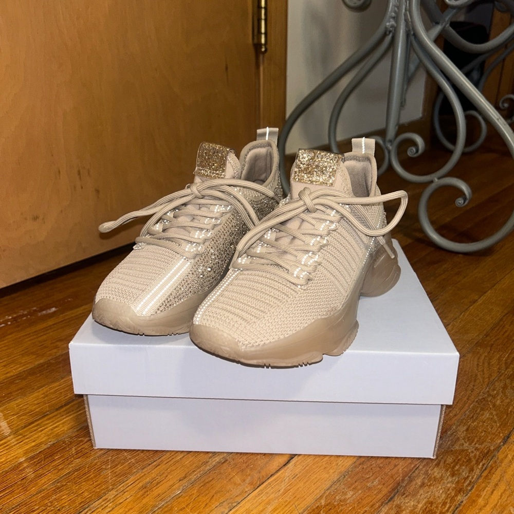 NWOT Steve Madden Tan/Gold Sneakers Girls Size 3